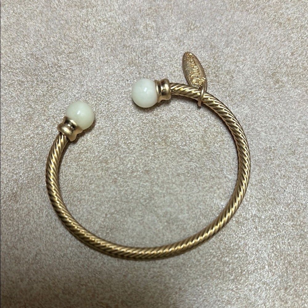 PLUNDER Elegant Gold and Cream Bracelet